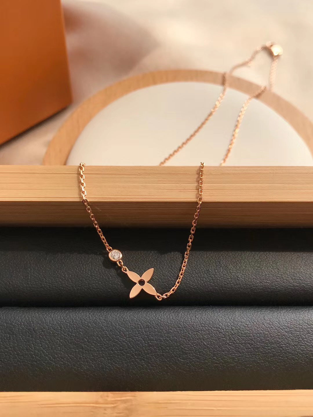 ¡®Star¡¯BLOSSOM PENDANT PINK GOLD AND DIAMOND