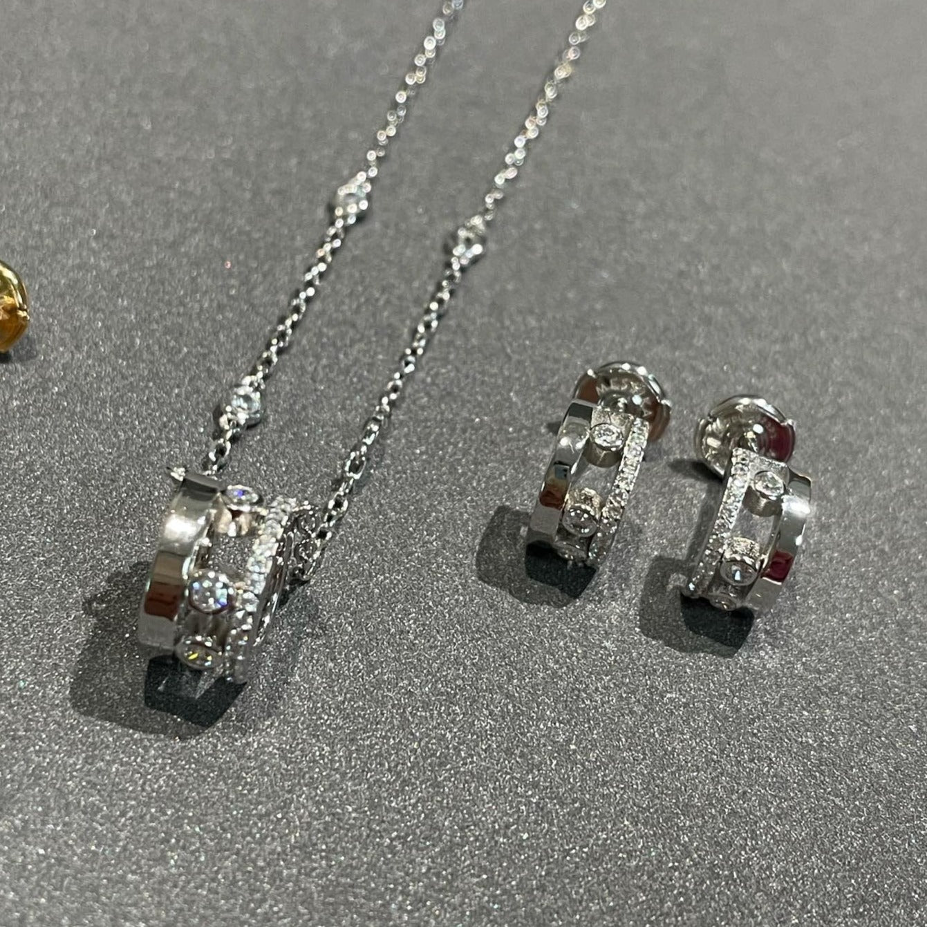 [moco jewelrys ]CHAIN MOVE ROMANE PEDAND NECKLACE