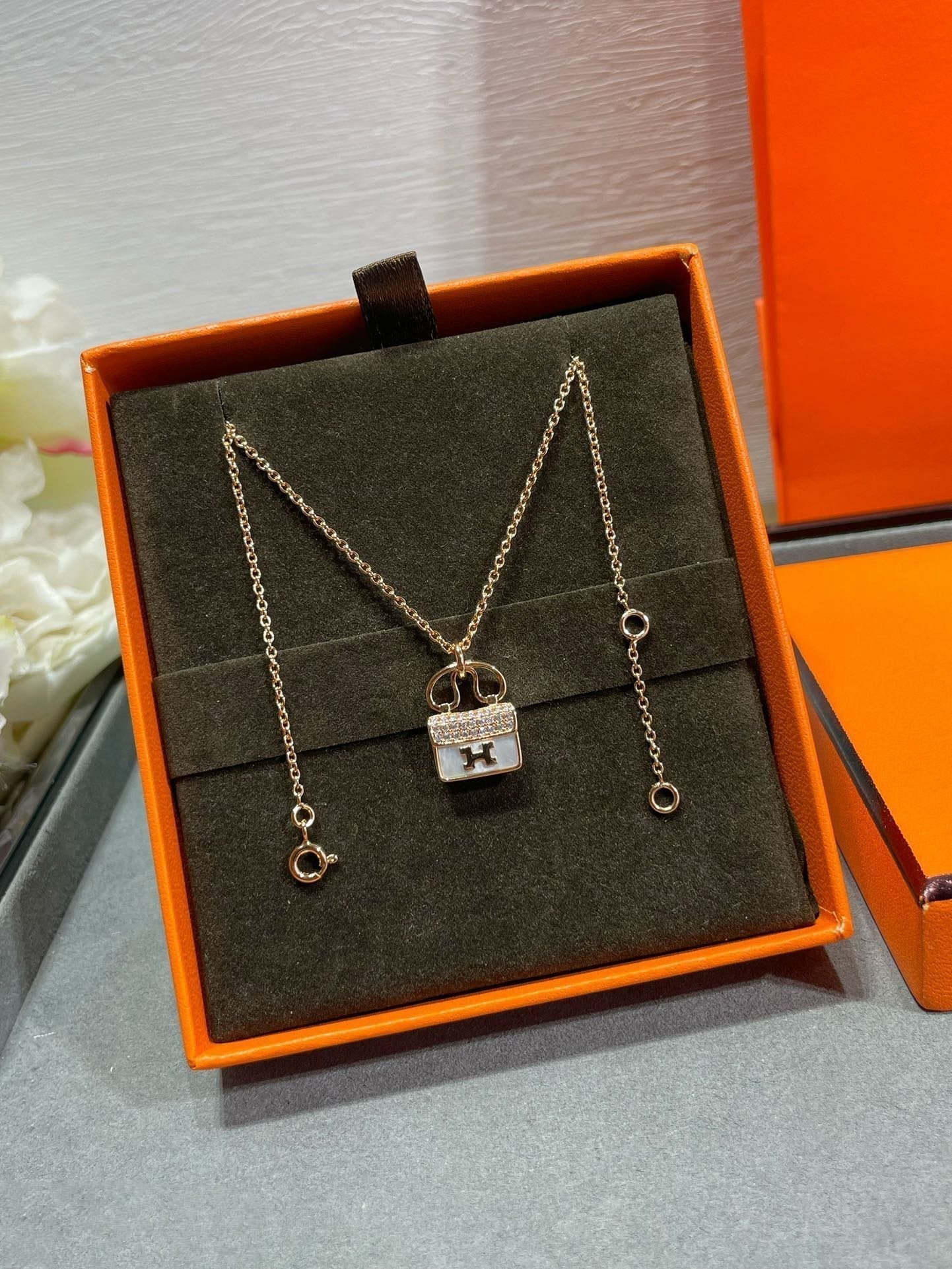 ¡®Star¡¯H CIRCE MOISSANITE PENDANT NECKLACE GOLD