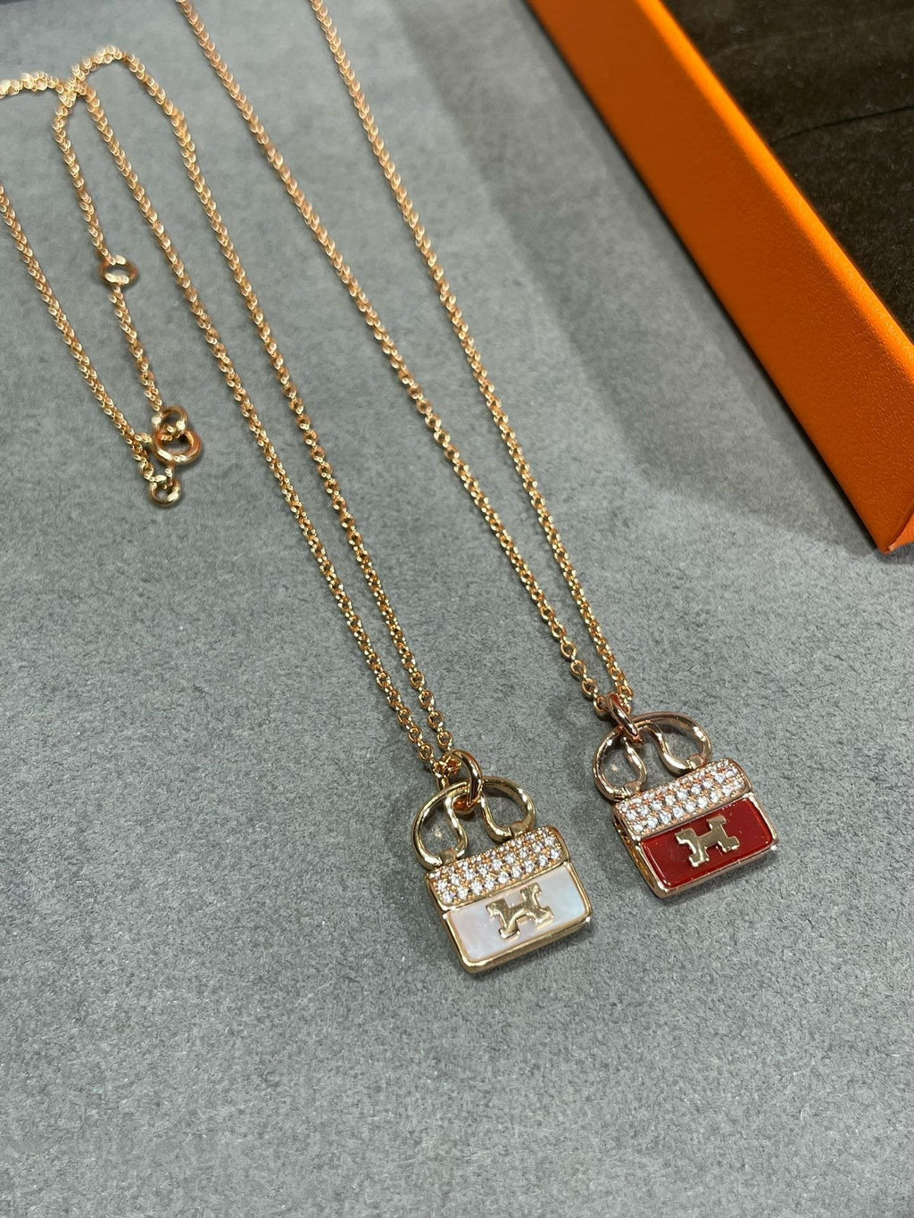 ¡®Star¡¯H CIRCE MOISSANITE PENDANT NECKLACE GOLD