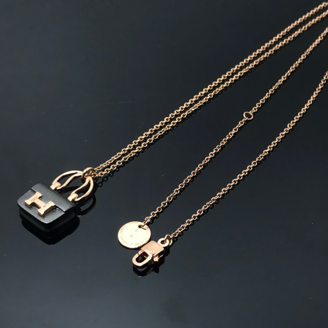 ¡®Star¡¯WOMEN'S HM AMULETTES CONSTANCE PENDANT NECKLACE