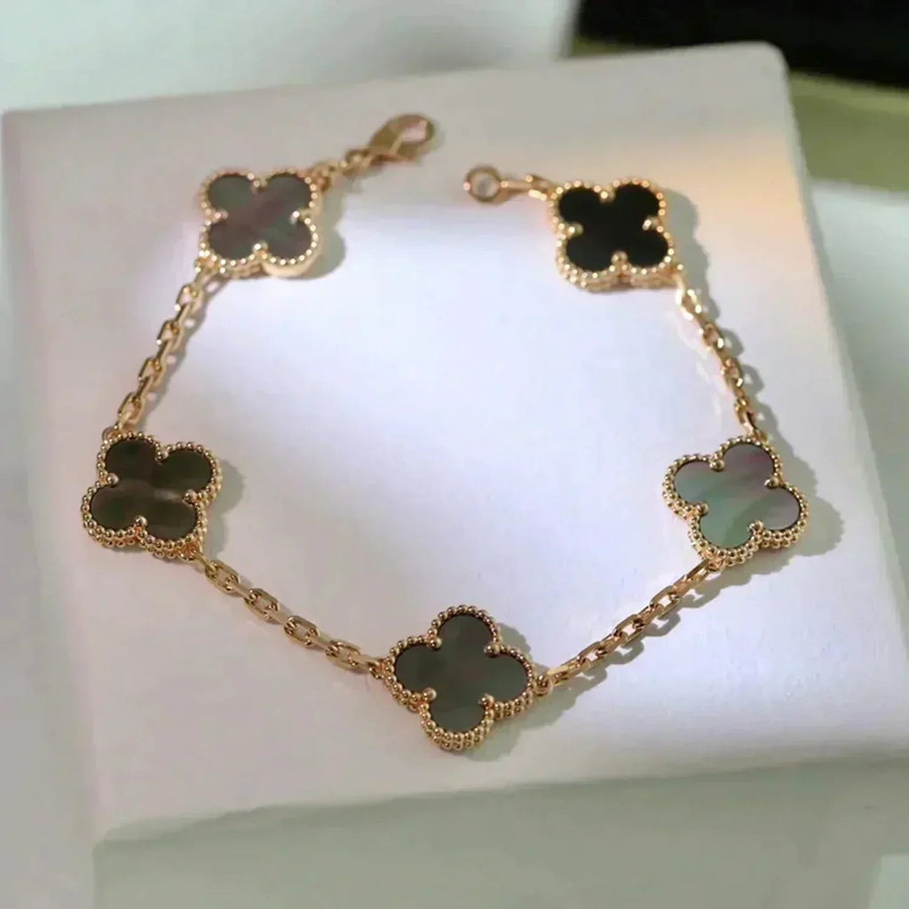 [Star]New CLOVER 5 MOTIF GRAY MOP BRACELET COLLECTION