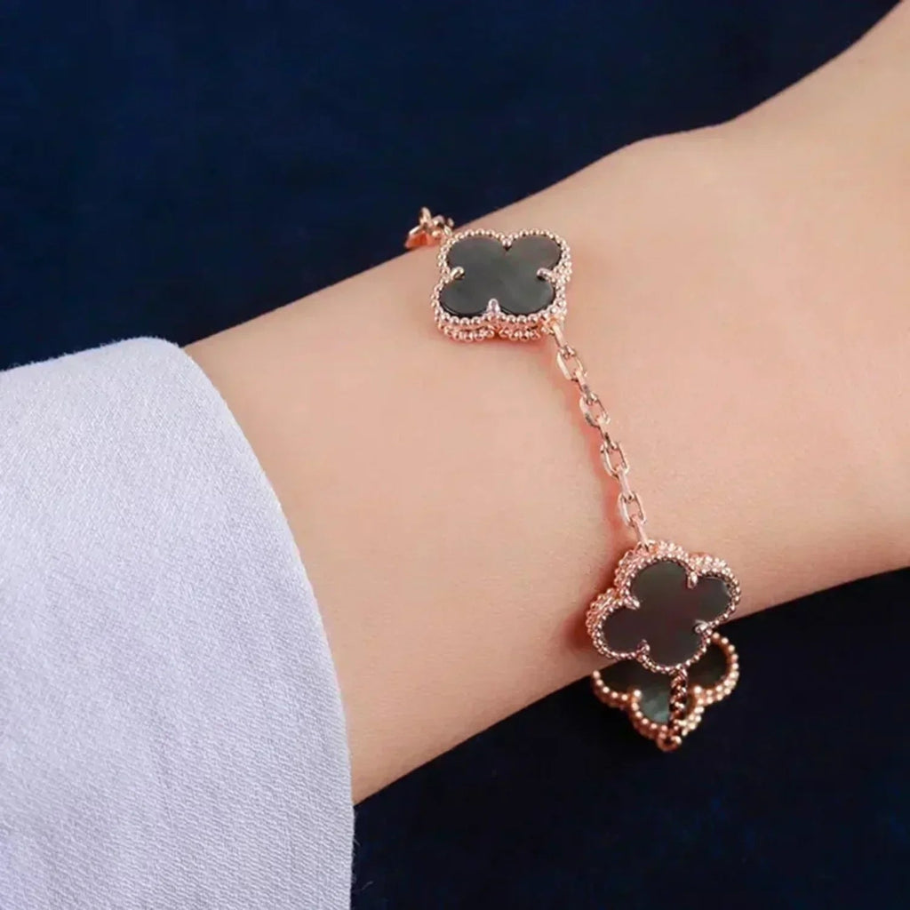 [Star]New CLOVER 5 MOTIF GRAY MOP BRACELET COLLECTION