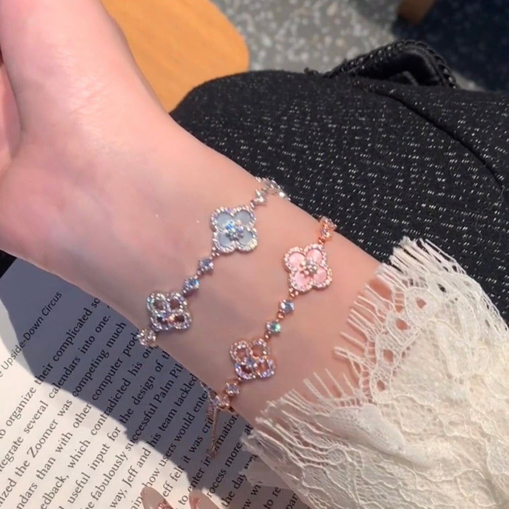 ¡®Star¡¯CLOVER 5 MOTIF PINK BLUE RED WHITE BRACELET