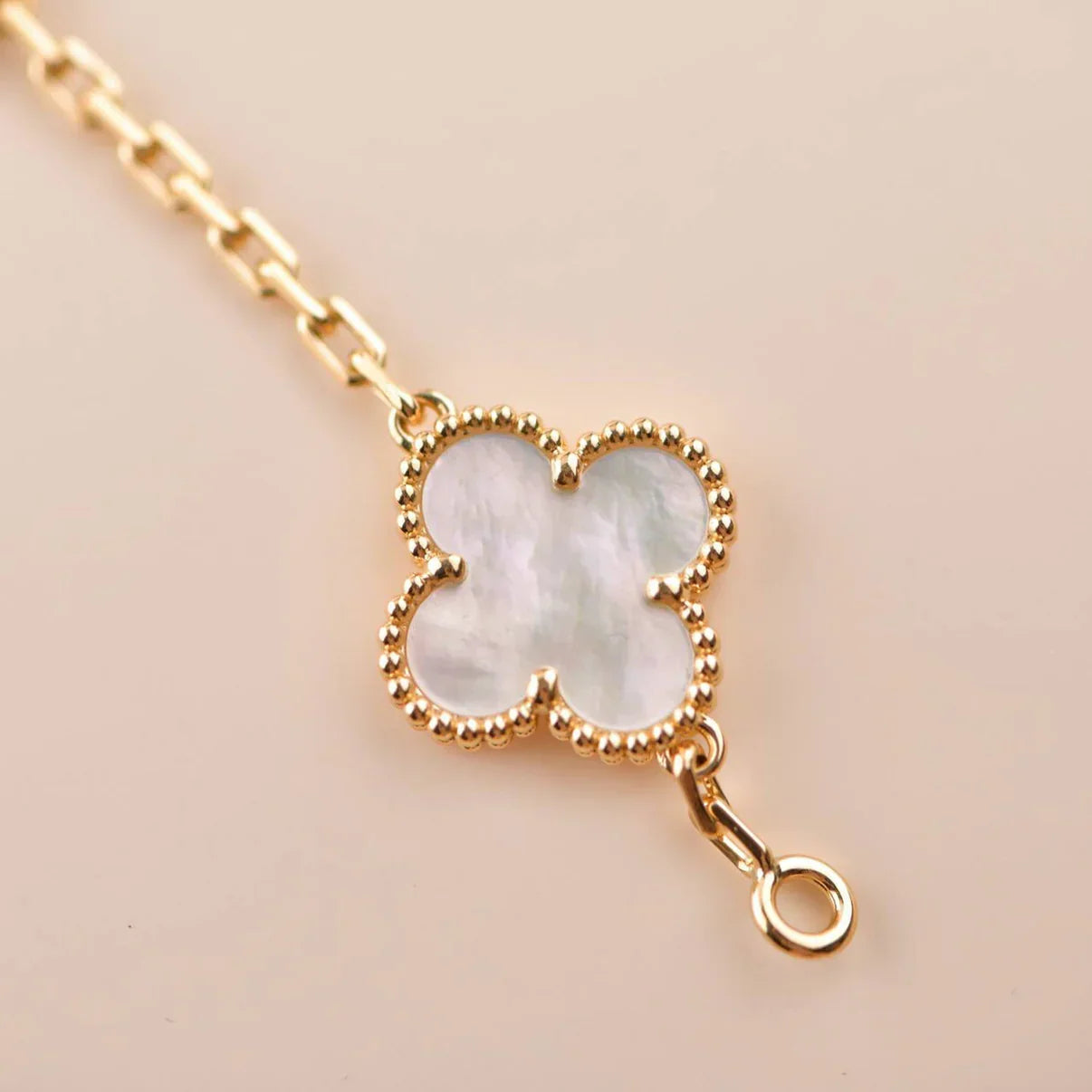 [Star]New CLOVER WHITE PEARL MOP 5 MOTIF BRACELET COLLECTION