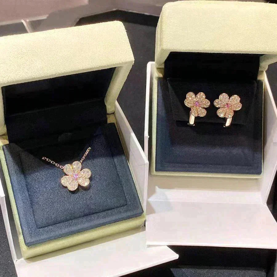 ¡®Star¡¯FRIVOLE ROSE GOLD FLOWER DIAMOND NECKLACE