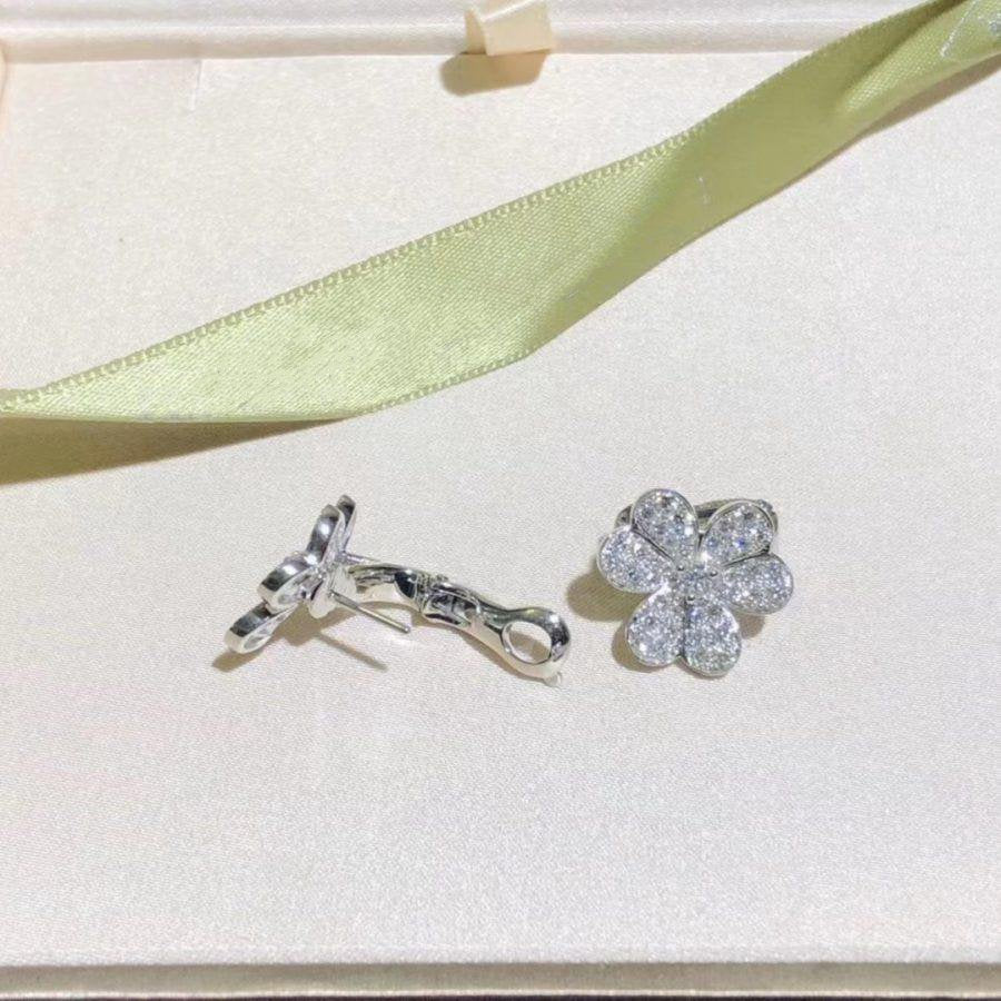¡®Star¡¯FRIVOLE SILVER FLOWER DIAMOND EARRINGS
