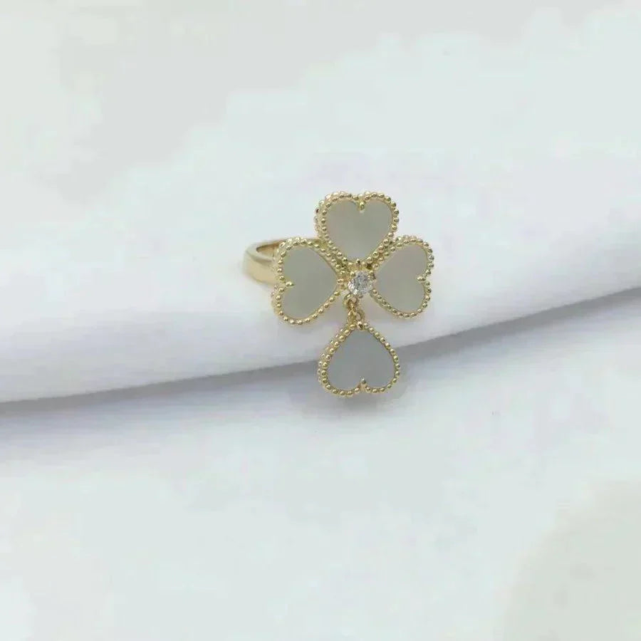 ¡®Star¡¯SWEET CLOVER WHITE MOP RING