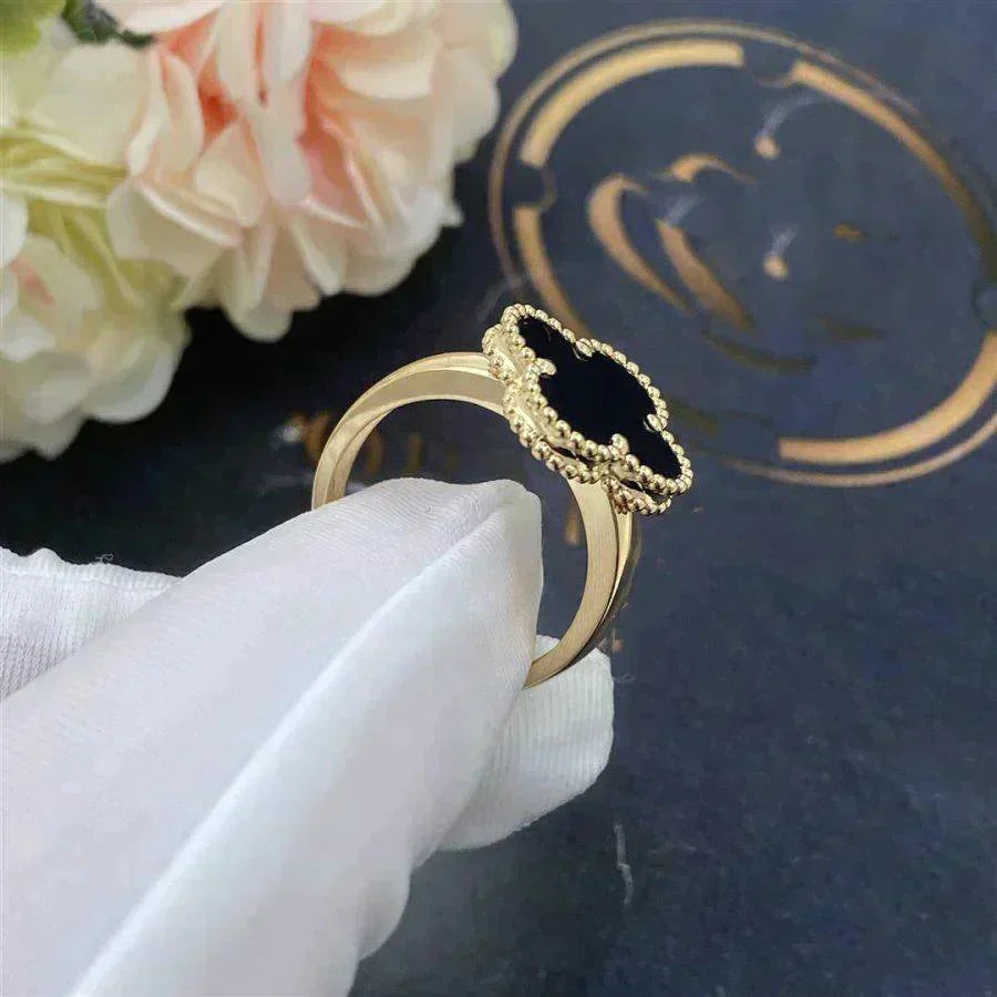 ¡®Star¡¯CLOVER ONYX RING