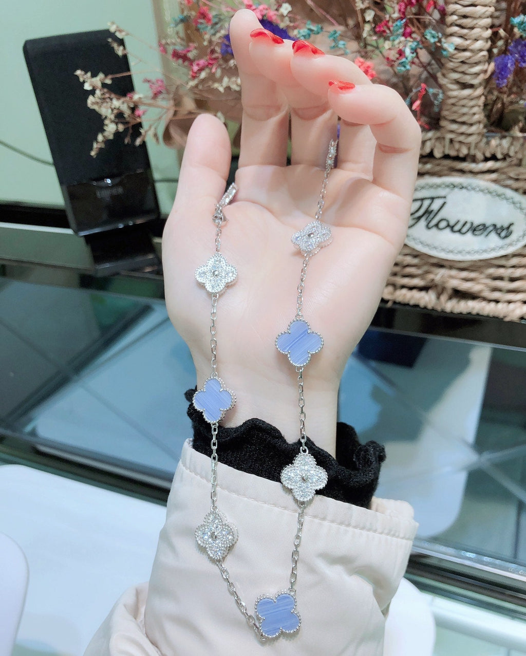 ¡®Star¡¯CLOVER 10 MOTIFS CHALCEDONY DIAMONDS SILVER NECKLACE